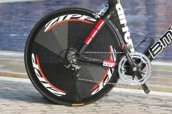 Even with a full rear disk the TT bike is a very light machine.