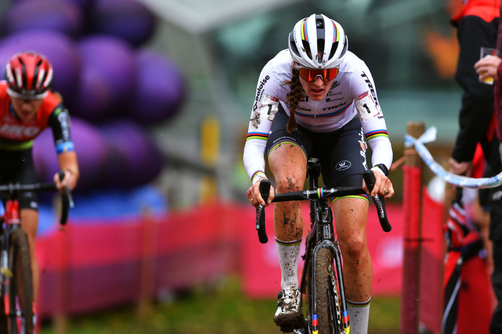 OVERIJSE BELGIUM OCTOBER 31 Lucinda Brand of The Netherlands and Team Baloise Trek Lions competes during the 62nd Druivencross Overijse UCI CycloCross Worldcup 2021 Womens Elite DruivencrossOverijse CXWorldCup UCIcyclocrossWC on October 31 2021 in Overijse Belgium Photo by Luc ClaessenGetty Images