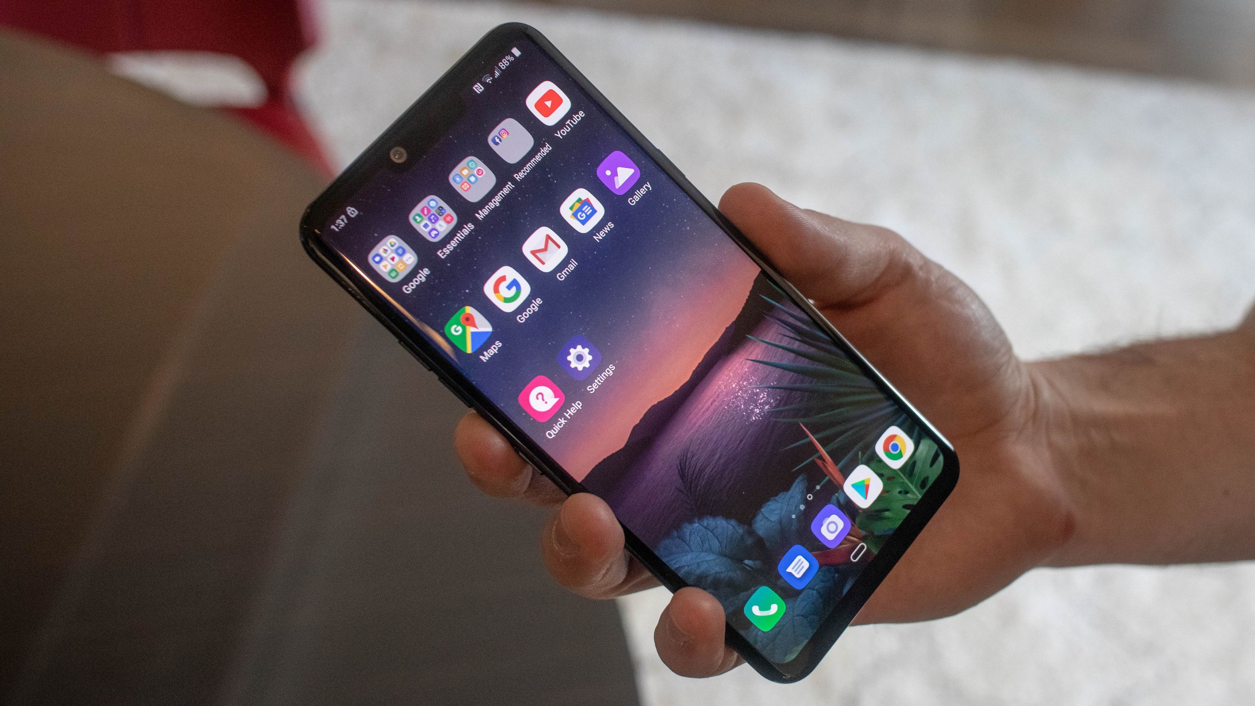 Buttonless LG phone patented alongside one with a mysterious camera ...