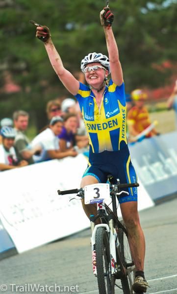 Alexandra Engen (Sweden) comes from behind to take the U-23 victory.
