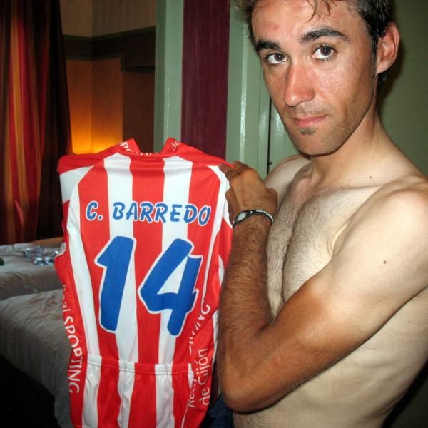 Inside the hotel: Carlos Barredo is a fanatic fan of football team Sporting Gijon and Johan Cruijff (n&deg;14)