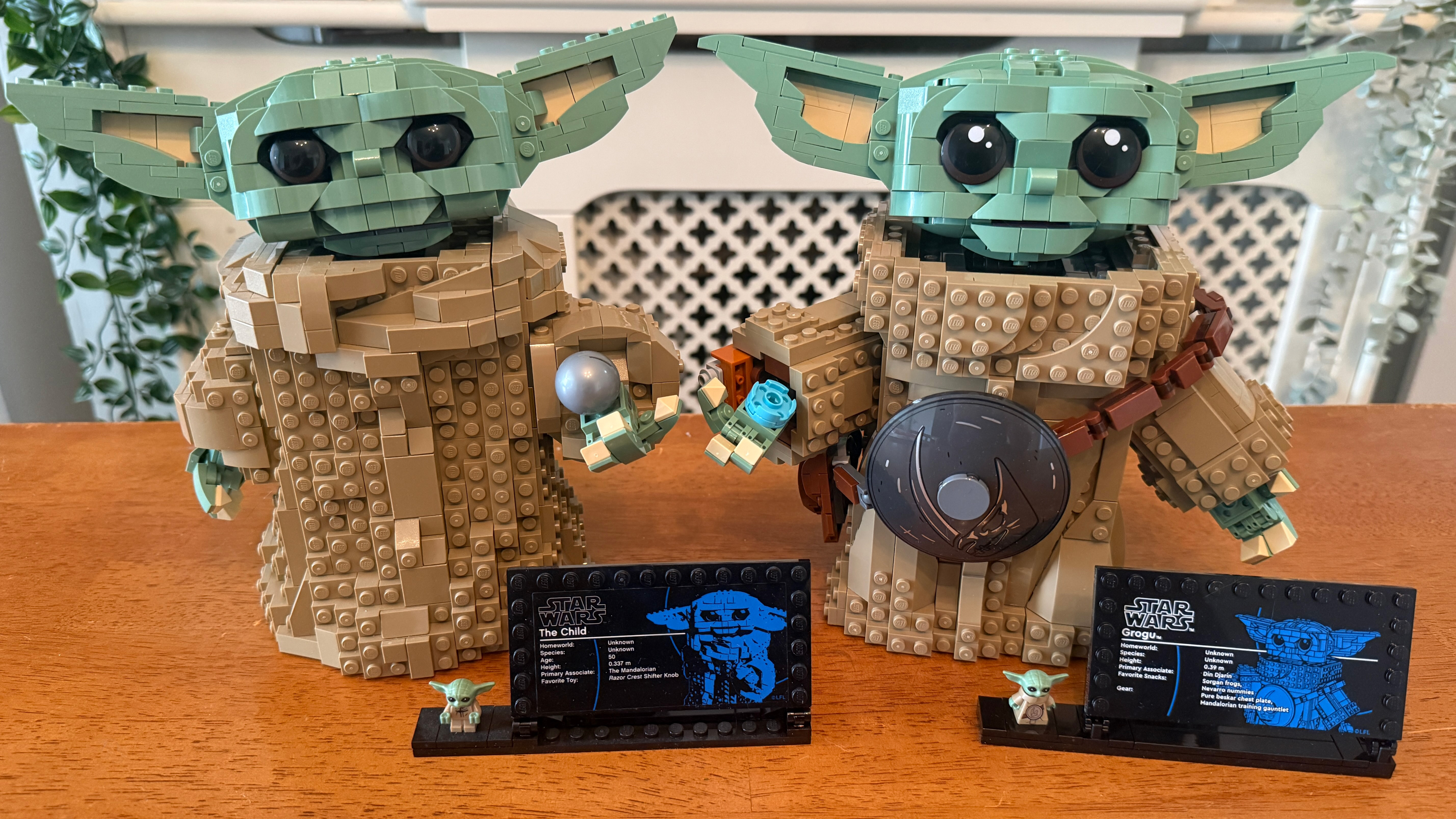Lego Grogu (Mandalorian Apprentice) (75446) alongside Lego The Child (75318)
