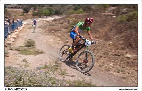 Jaroslav Kulhavy (Czech Republic) chases Marco Fontana (Italy)