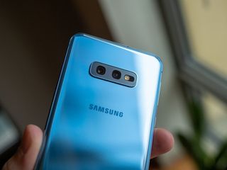 Galaxy S10e