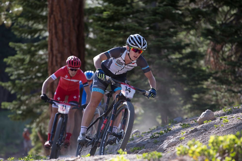 By the third lap, a select group had formed of Chloe Woodruff, Lea Davison, and Georgia Gould, though they would not stay in contact long.