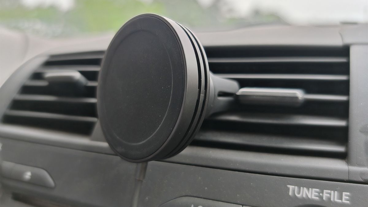 iOttie Velox Mini Qi2 Air Vent Mount