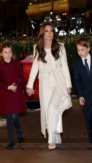 kate middleton with prince george and princess charlotte