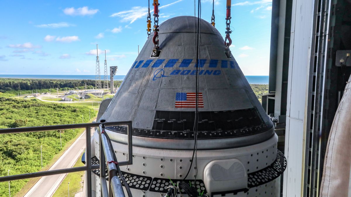 Boeing&#039;s Starliner Capsule Atop A United Launch Alliance Rocket At Kennedy Space Center