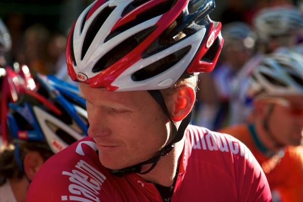Stu Shaw (Drapac) has a look around before the start.