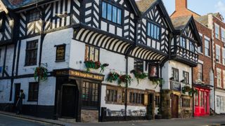 Ye Olde Kings Head Hotel in Chester