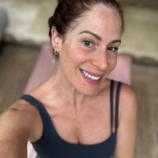 Health writer Anna Bartter trying the viral Japanese walking method