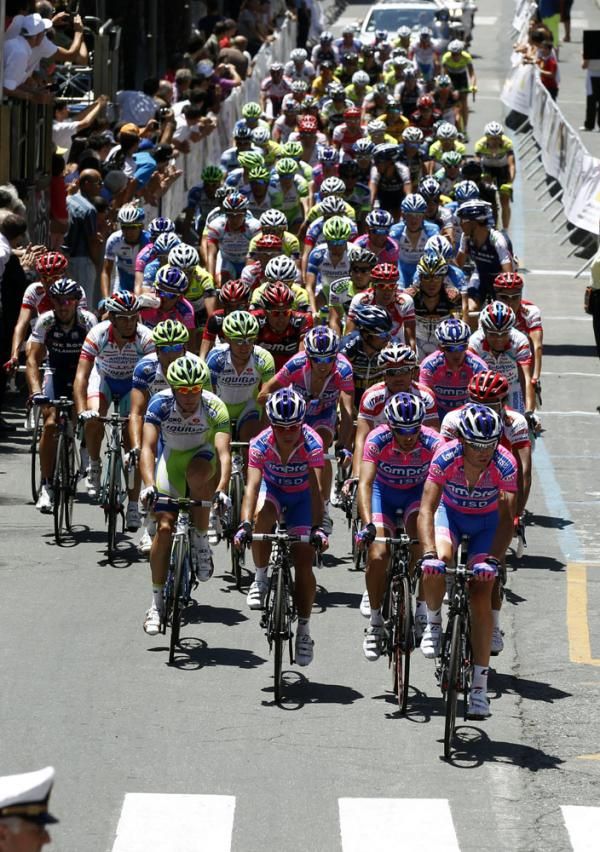 The riders faced hot conditions in Sicily