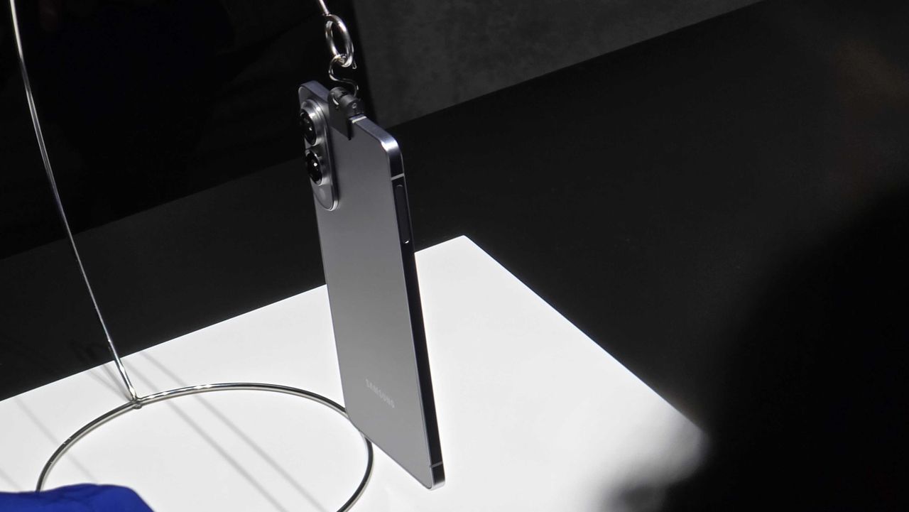 Samsung Edge slim phone