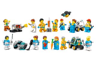 Some of the minifigures included in the new Lego City Space sets are similar to the figures flying on the Artemis 1 mission.