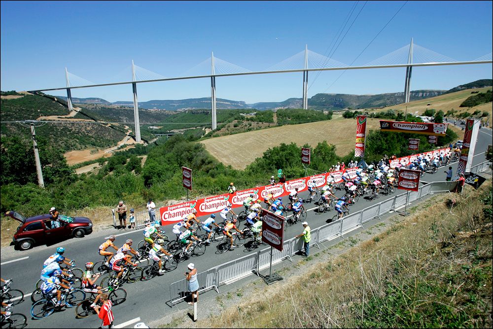 The Tour de France peloton takes on the Massif Central in 2005