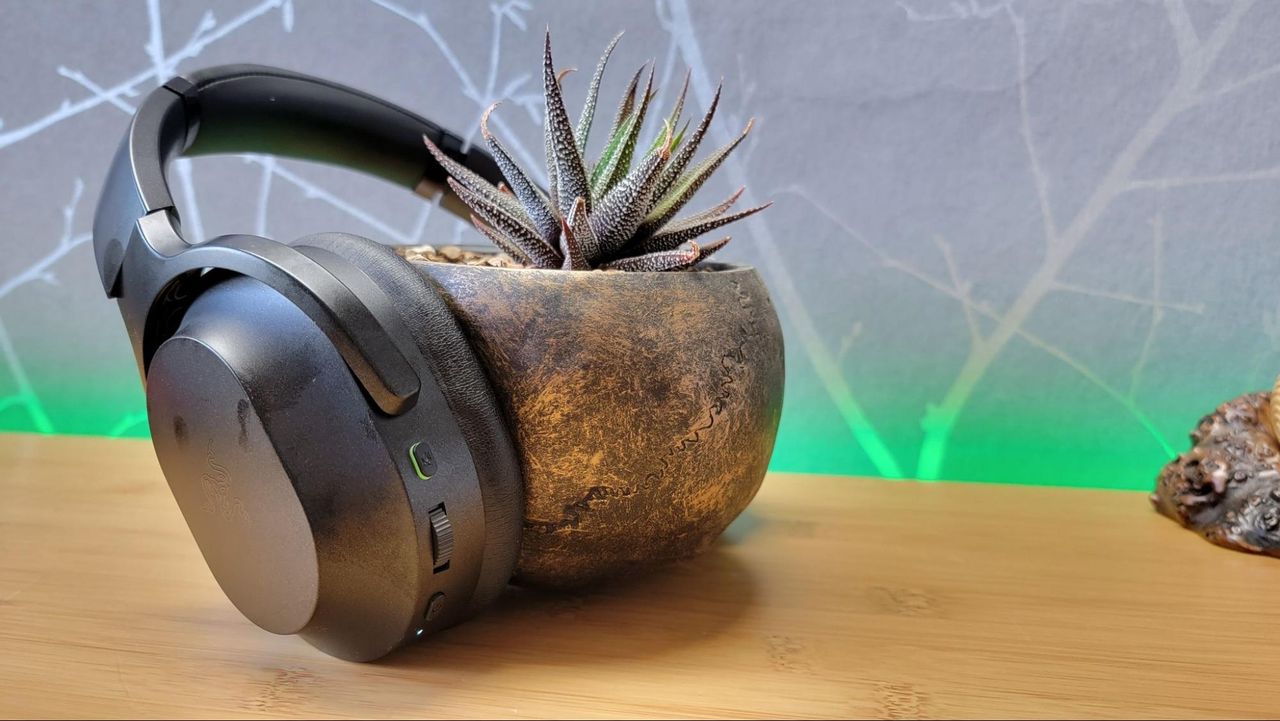 Razer Barracuda Pro Wireless Gaming Headset