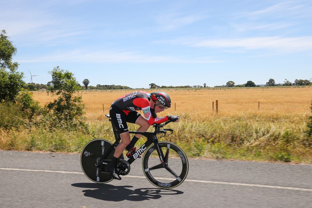 Rohan Dennis (BMC) stays cool in the heat