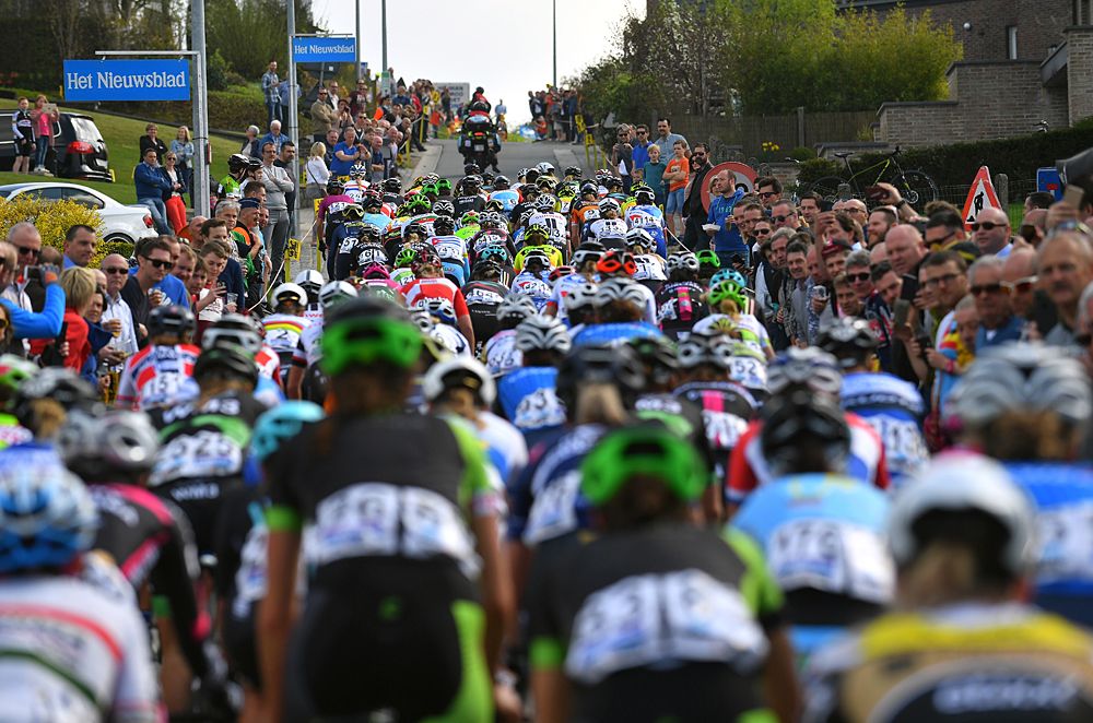 2017 Tour of Flanders Women - the peloton