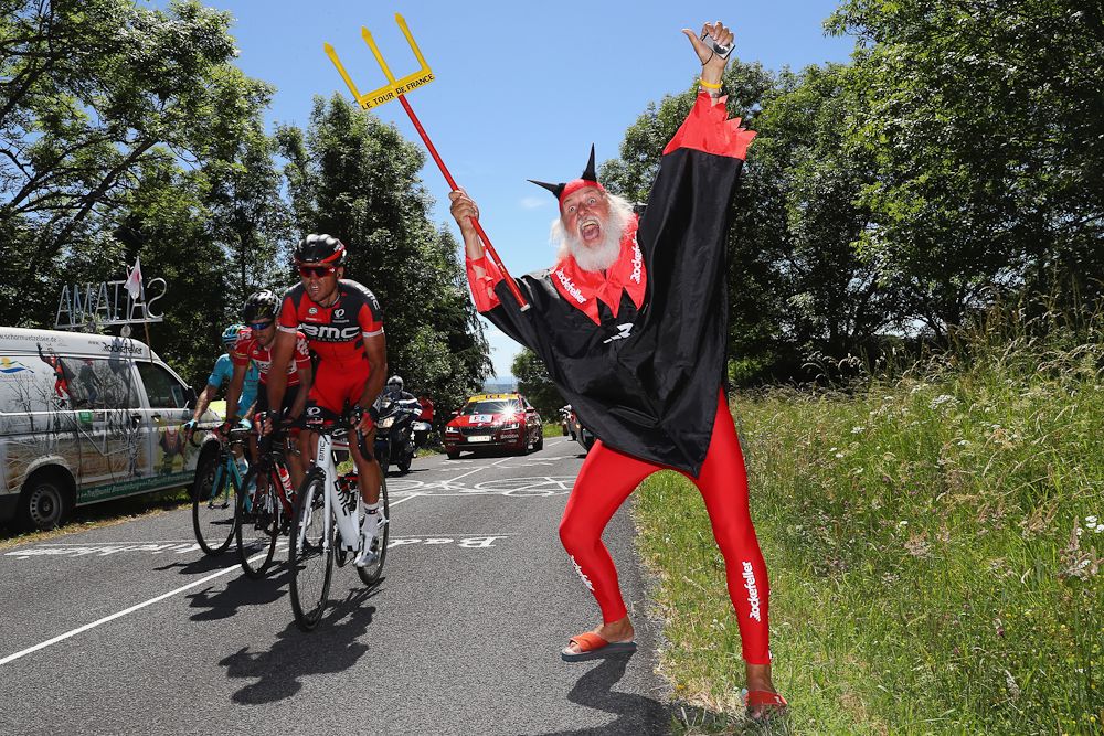 Didi the devil makes an appearance.