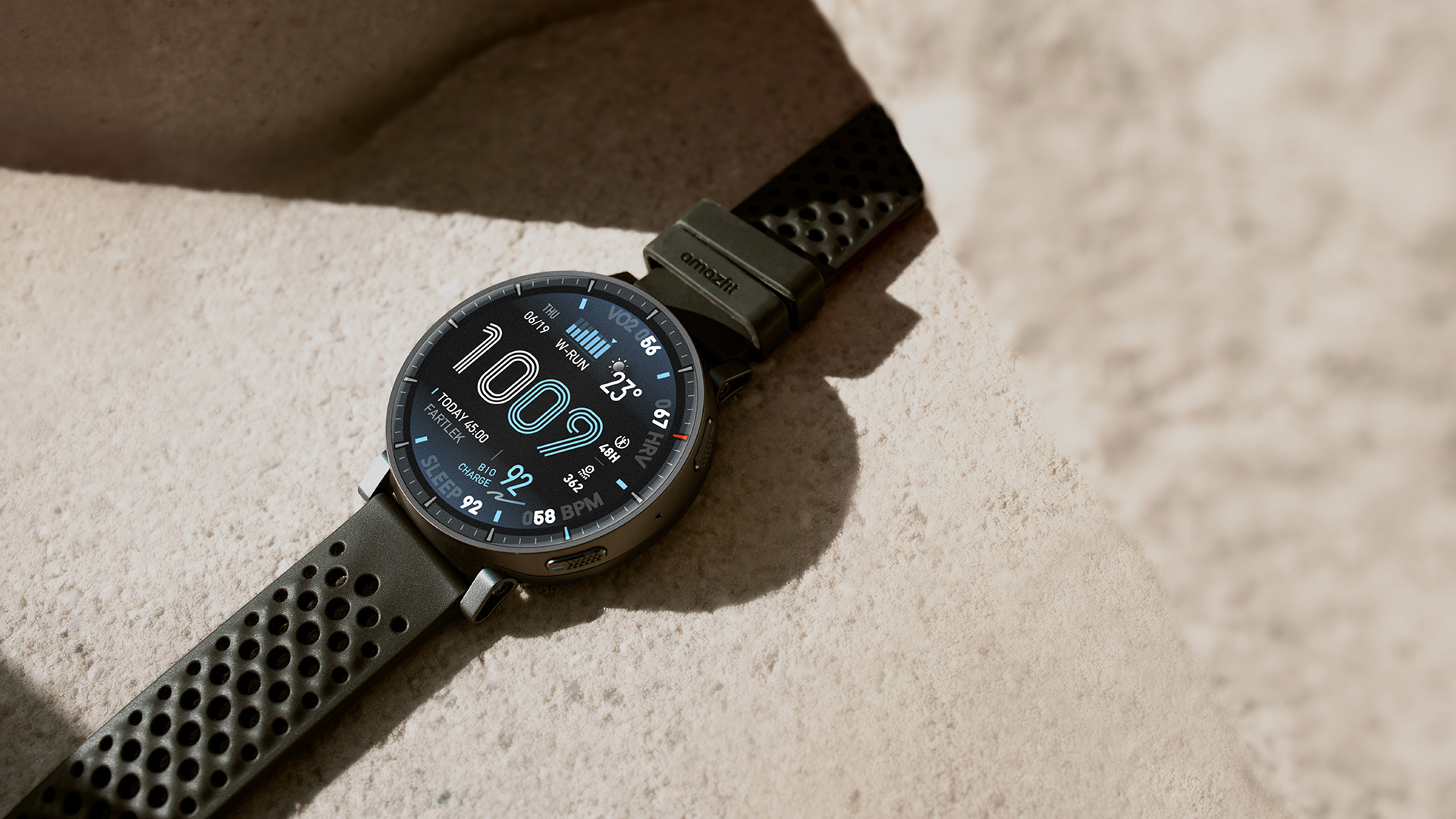 Amazfit Active Max lifestyle photo
