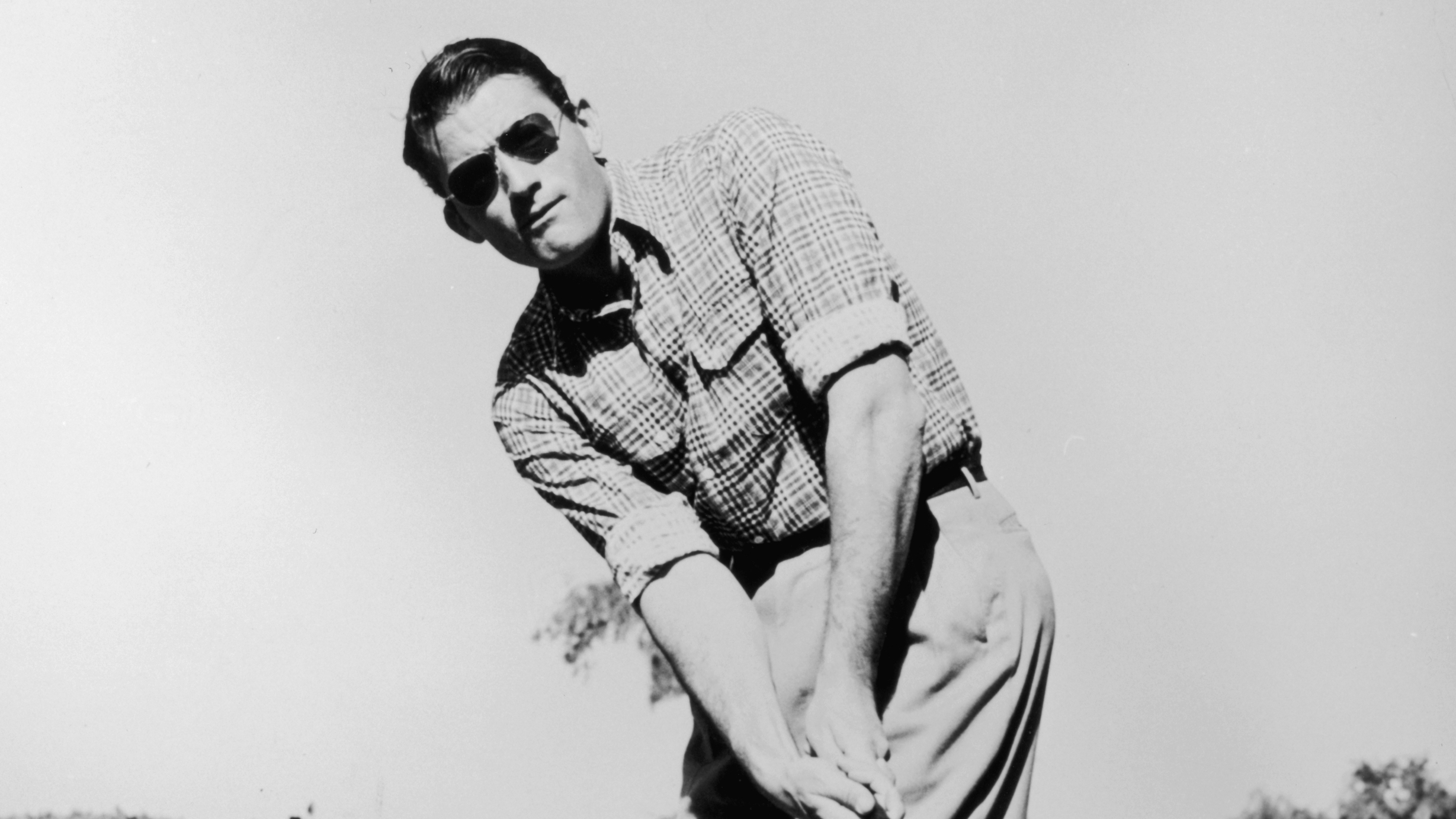 Gregory Peck putting