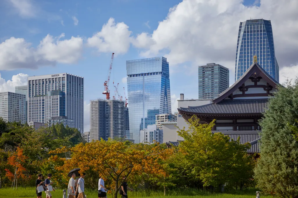 powerful machinery behind Japan's innovative, seismic-proof architecture