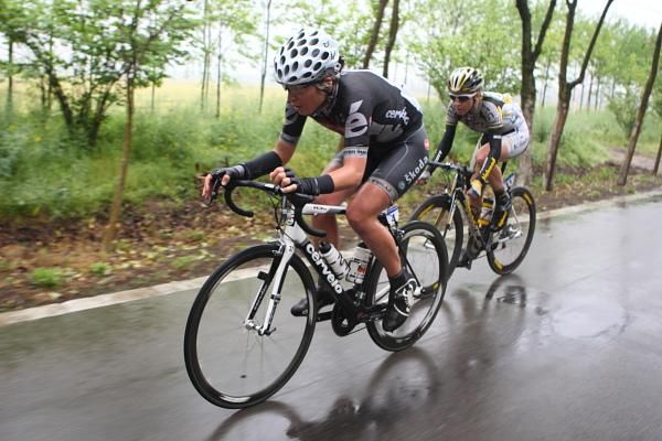 Sarah Duester (Cervelo TestTeam) and Judith Arndt (HTC - Columbia Women)