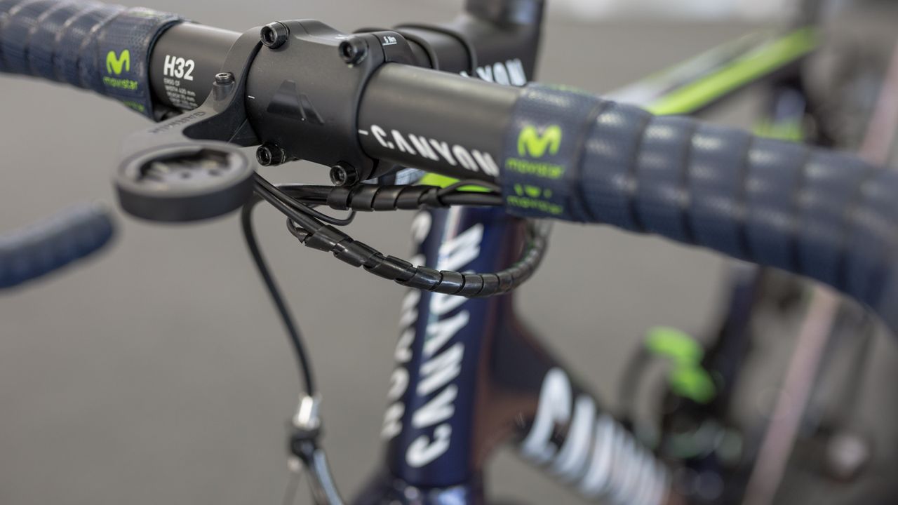 The brakes and shifting cables are kept together neatly with a cable tidy