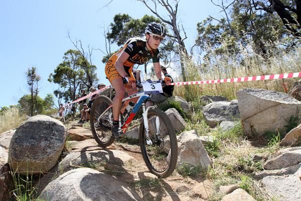 Jenni King leads the elite women's race
