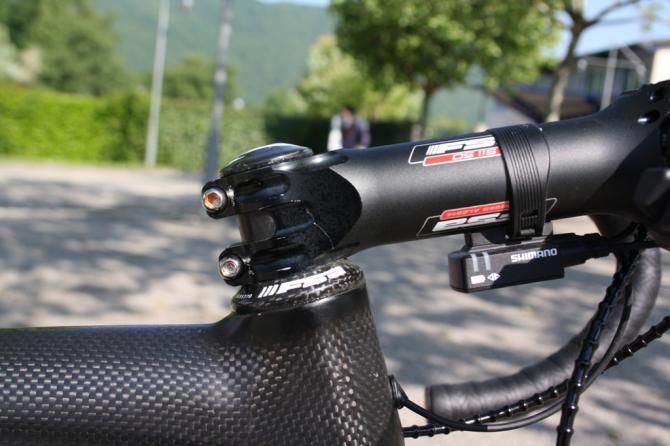 The FSA OS-115 stem was a standard 130mm centre-to-centre