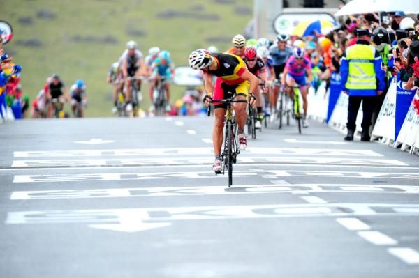 Philippe Gilbert (Omega Pharma-Lotto) assesses the damage behind.