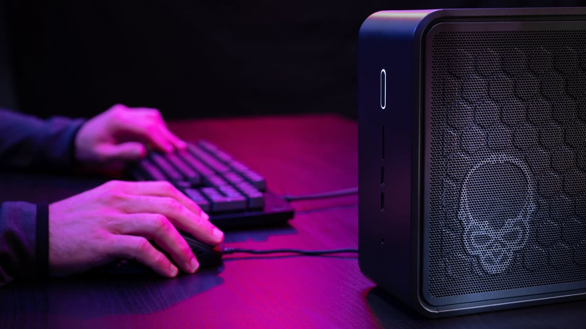 Intel NUC 9 is the king of small sized computers