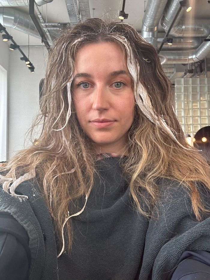 Junior beauty editor Grace Lindsay changing her hair colour to butterscotch blonde