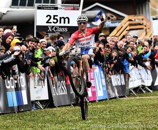 Langvad, Van der Poel take short track wins in La Bresse