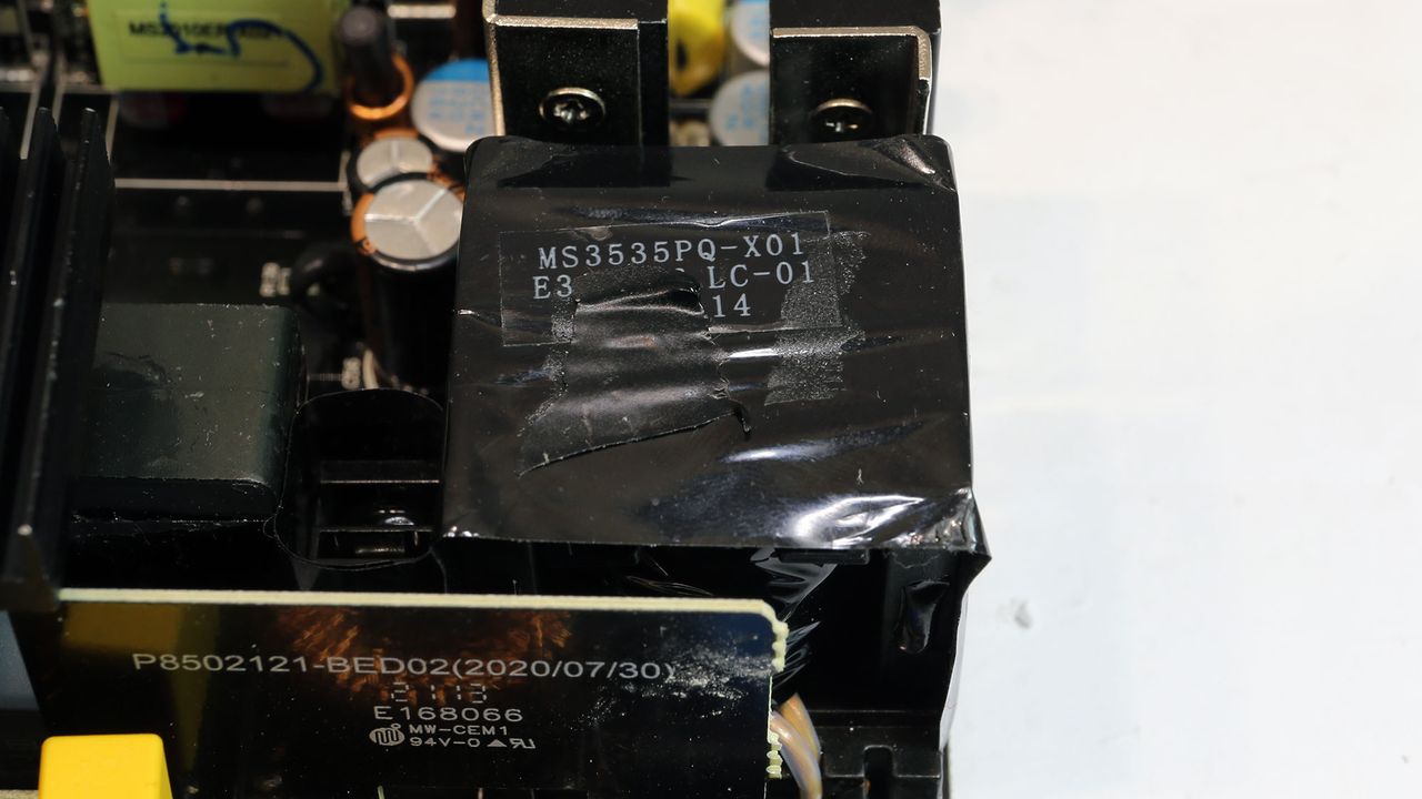 Gigabyte UD850GM