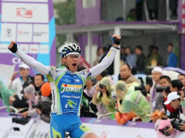 Adrian Gjolberg takes the stage win