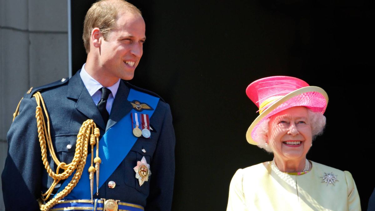 La reine et le prince William s'unissent pour allumer un phare spécial pour le jubilé de platine.