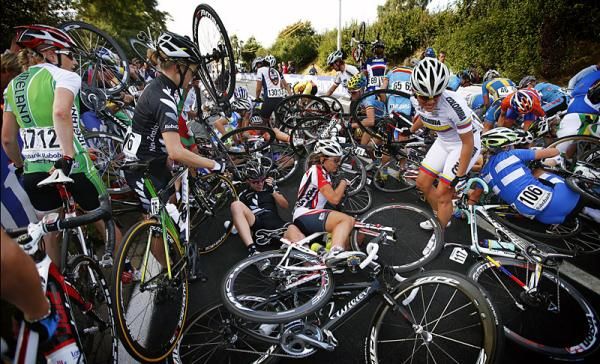 A large crash blocked the road on the second lap of the women's road race world championship.