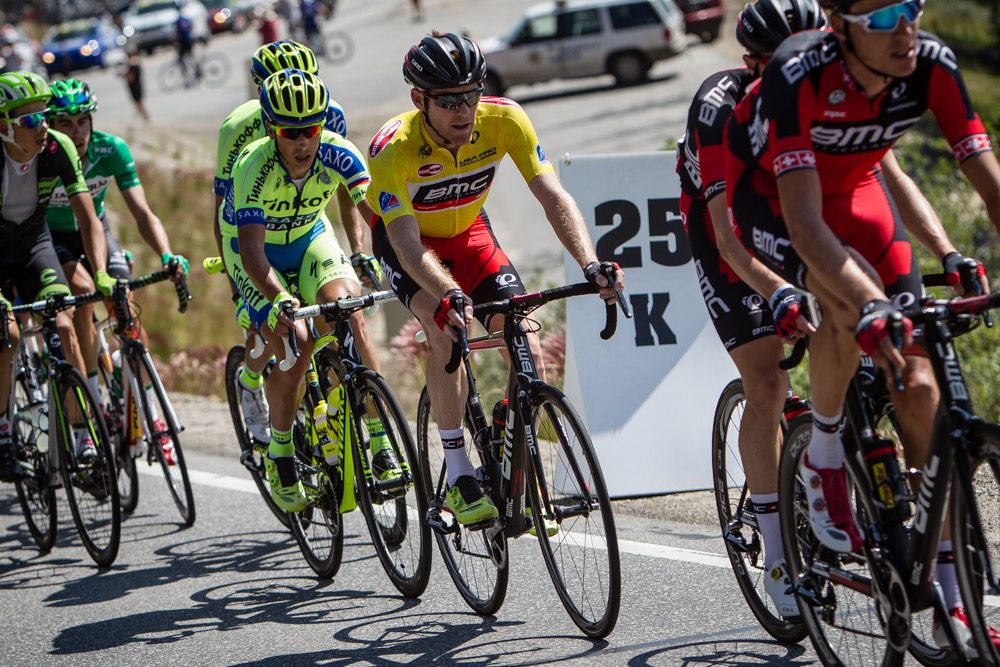 The yellow jersey hits the 25K to go mark.