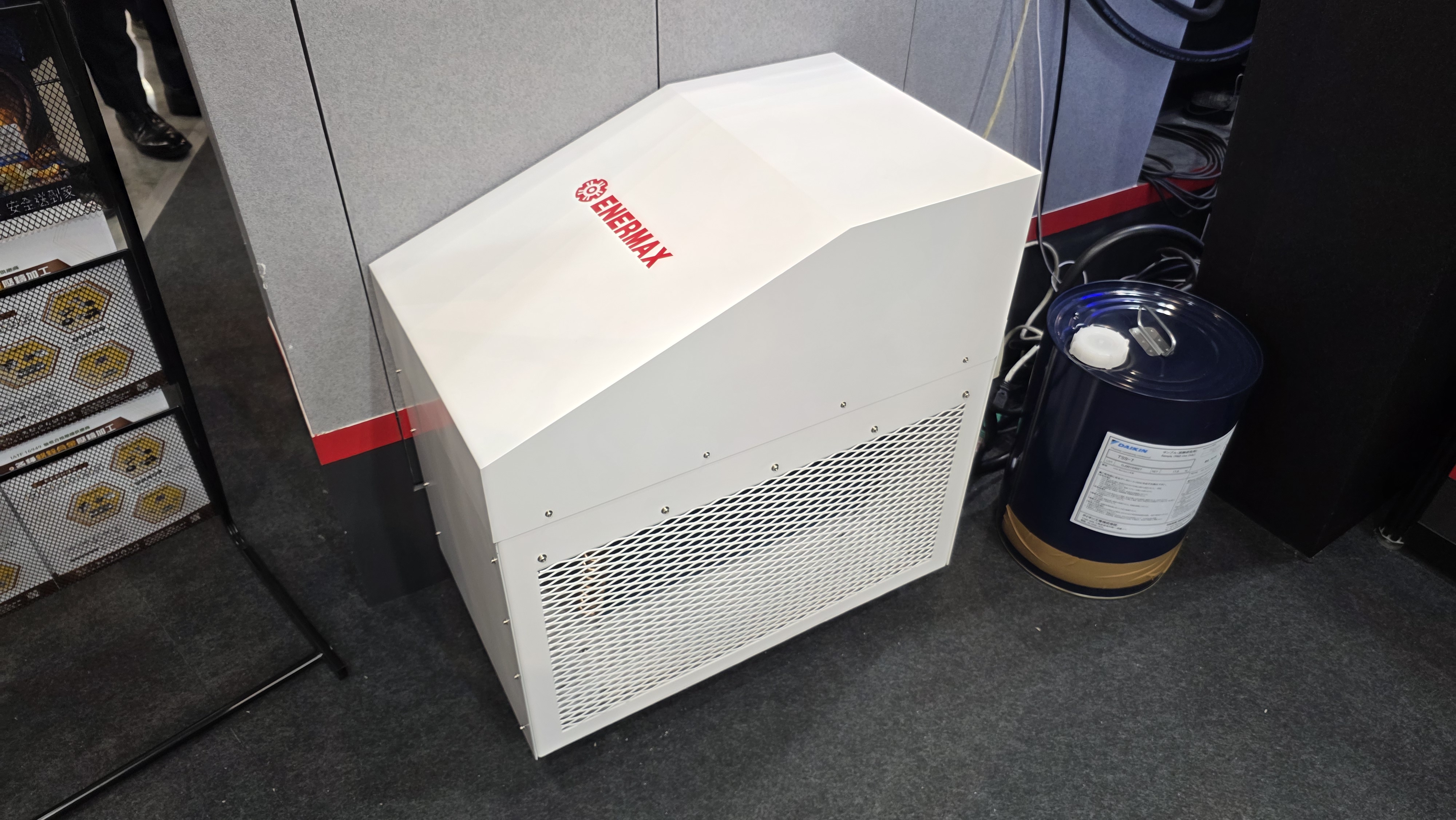 Enermax Cirrus Mk1 immersion cooling heat exchanger