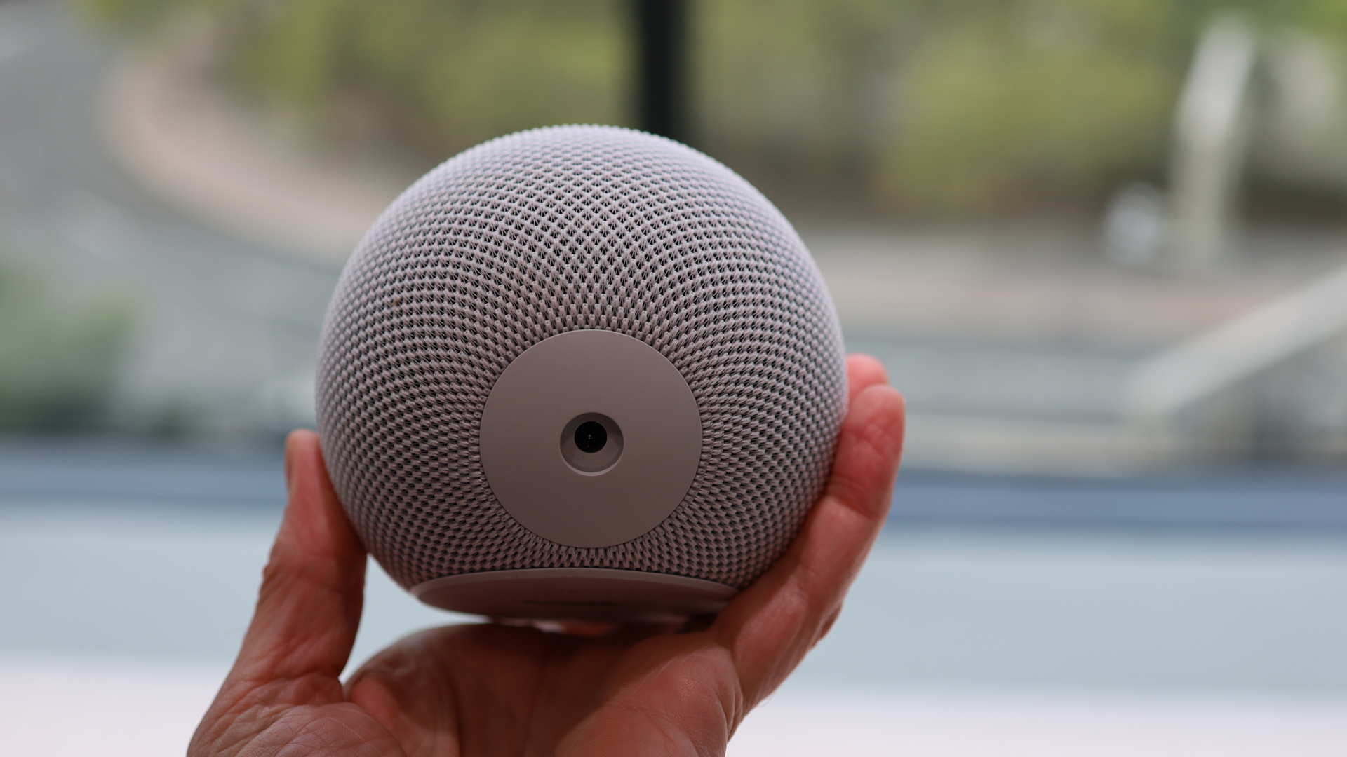 Amazon Echo Dot Max Hands On