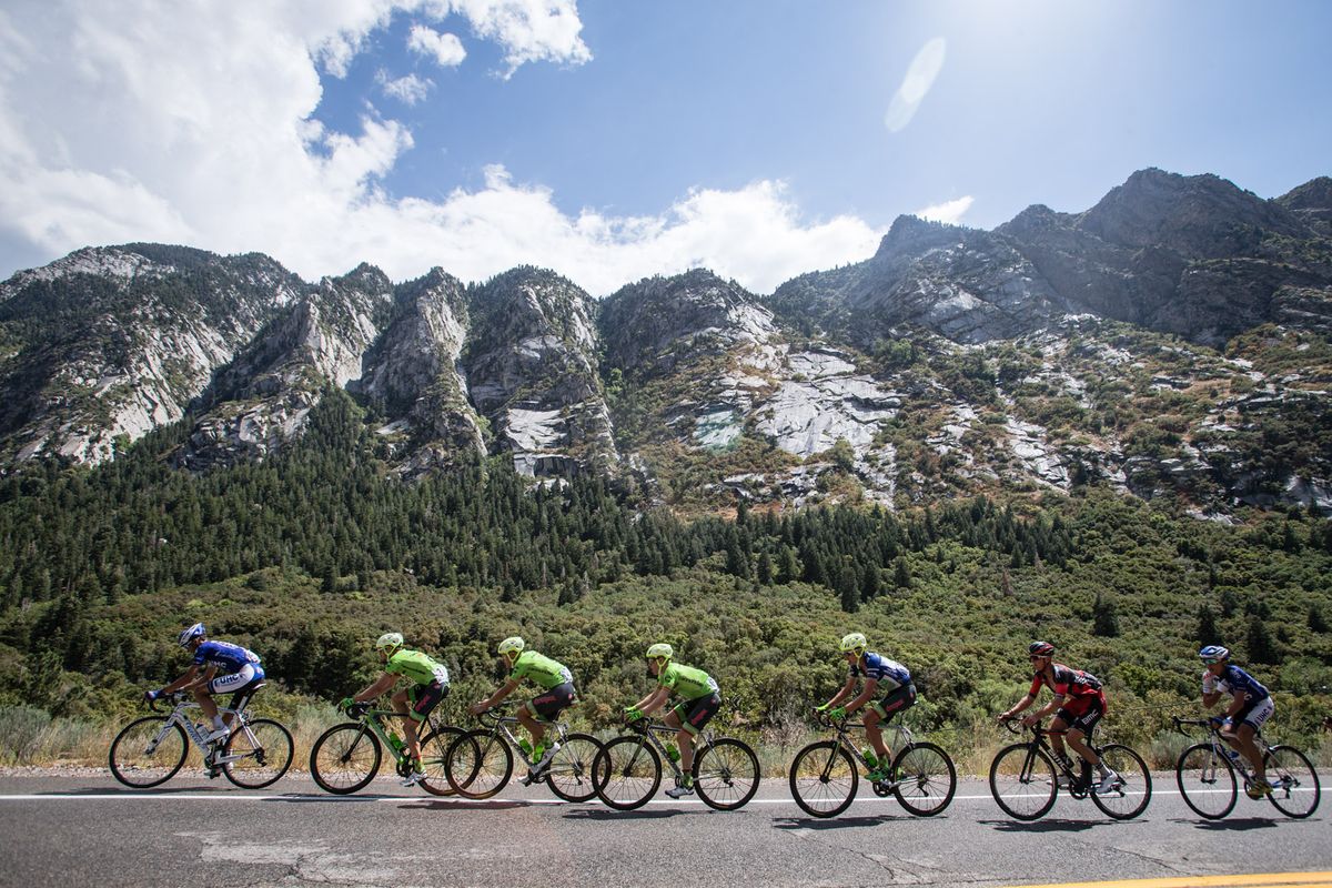 The main bunch on the climb to Snowbird