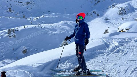 Julia Clarke skiing in Verbier