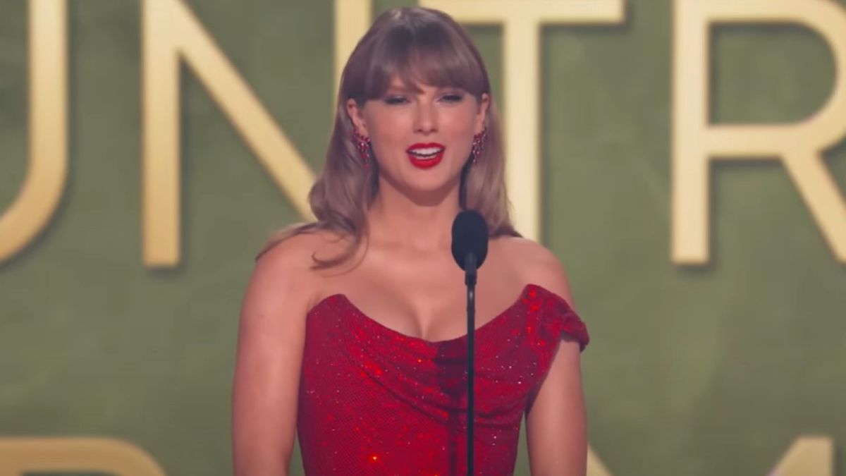 Why Does Taylor Swift Dance So Much At Awards Shows? Her Comments About Why She’s Always Busting A Move Make Me Want To 'Shake It Off’ With Her