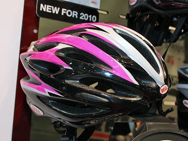 Bell doesn't peg its new Lumen helmet as a women's-specific lid but the softer edges (and some of the colour schemes) will undoubtedly appeal to the fairer sex.