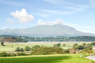 caerffynnon-gwynedd-views-1