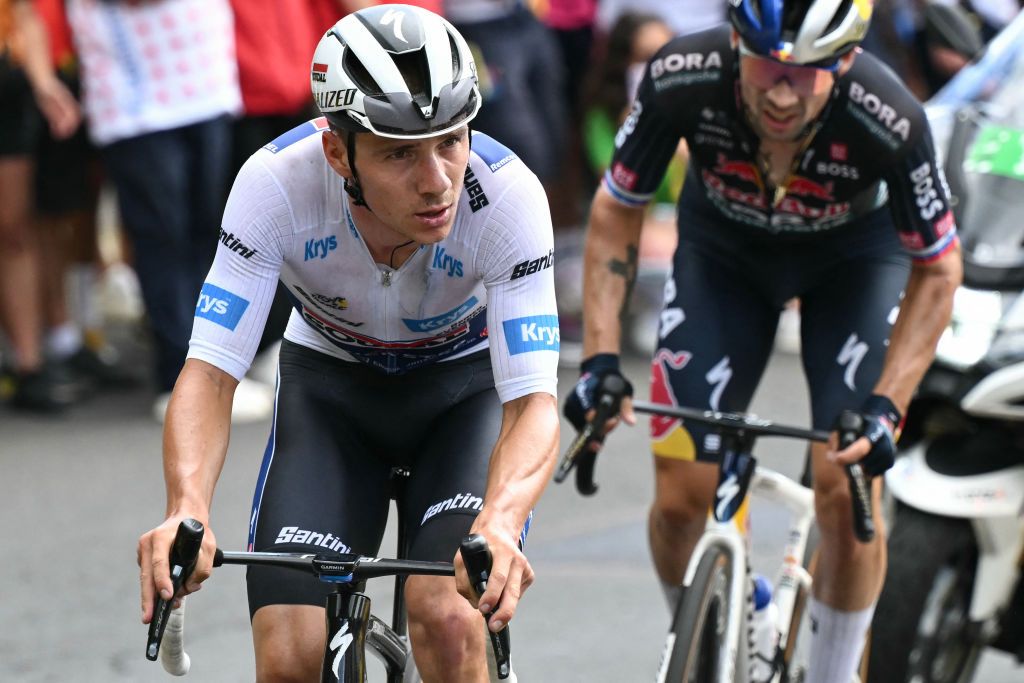 Remko Evenboel est optimiste après avoir limité les pertes face aux favoris du Tour de France dans les montagnes du Massif Central