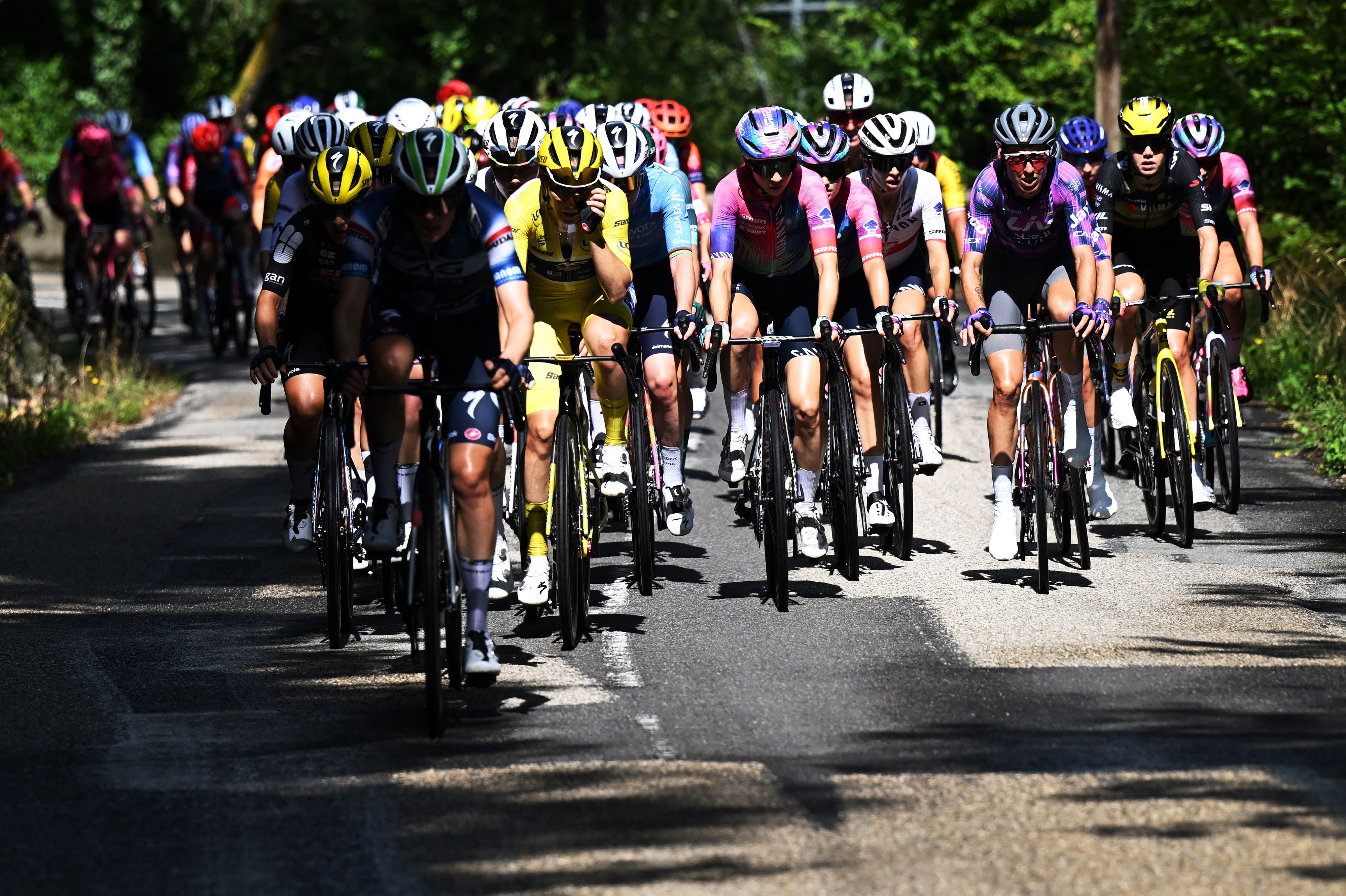 Tour de France Femmes stage 8 LIVE - Race goes onto the Col de la Madeleine