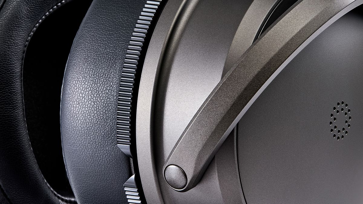 The Audeze Maxwell from different angles.