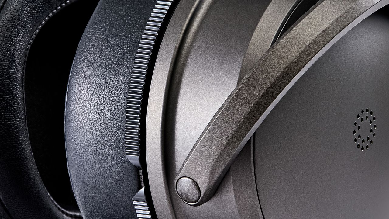 The Audeze Maxwell from different angles.